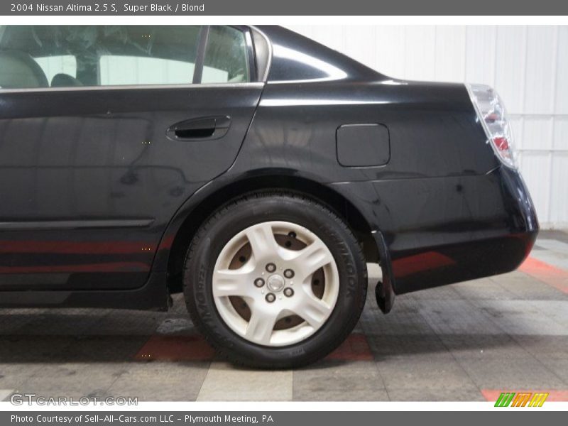Super Black / Blond 2004 Nissan Altima 2.5 S