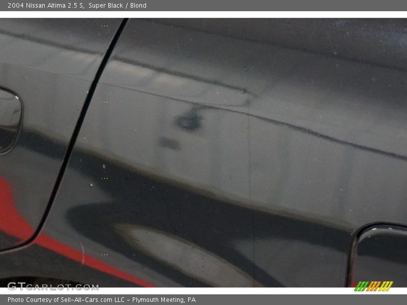 Super Black / Blond 2004 Nissan Altima 2.5 S