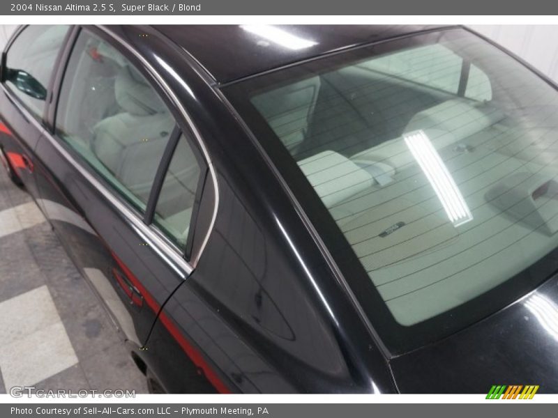 Super Black / Blond 2004 Nissan Altima 2.5 S