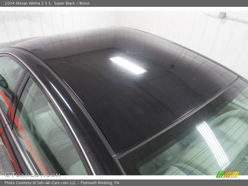 Super Black / Blond 2004 Nissan Altima 2.5 S