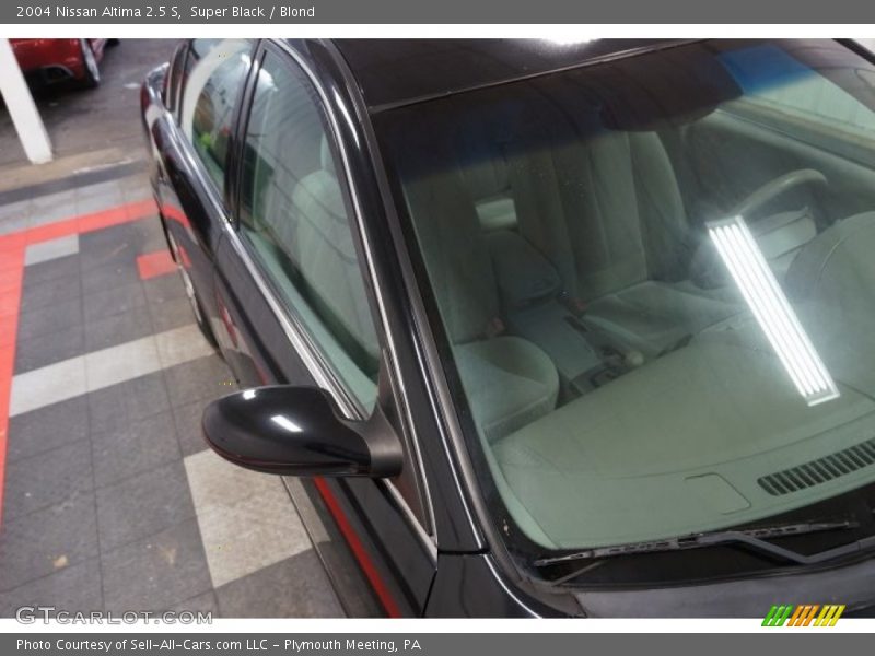 Super Black / Blond 2004 Nissan Altima 2.5 S