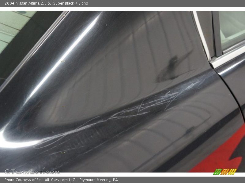 Super Black / Blond 2004 Nissan Altima 2.5 S
