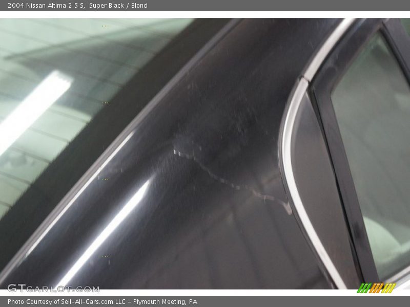 Super Black / Blond 2004 Nissan Altima 2.5 S