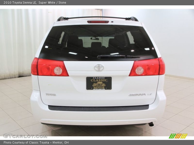 Super White / Stone 2010 Toyota Sienna LE