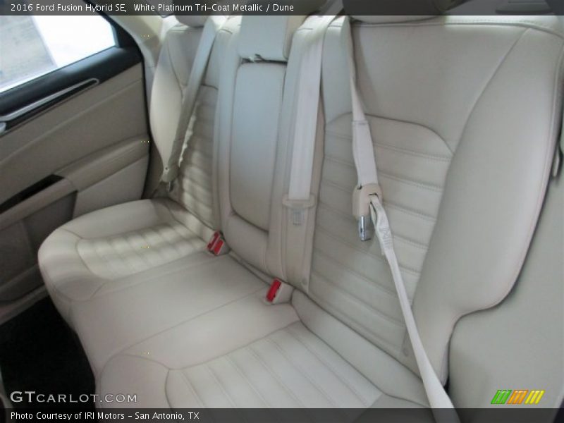 White Platinum Tri-Coat Metallic / Dune 2016 Ford Fusion Hybrid SE