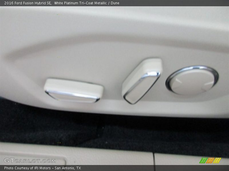White Platinum Tri-Coat Metallic / Dune 2016 Ford Fusion Hybrid SE