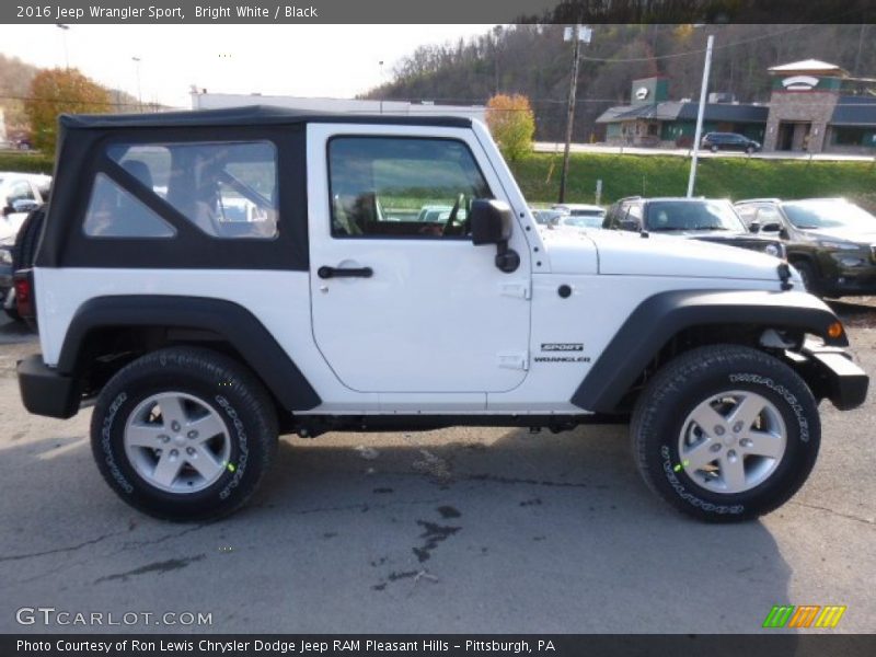 Bright White / Black 2016 Jeep Wrangler Sport