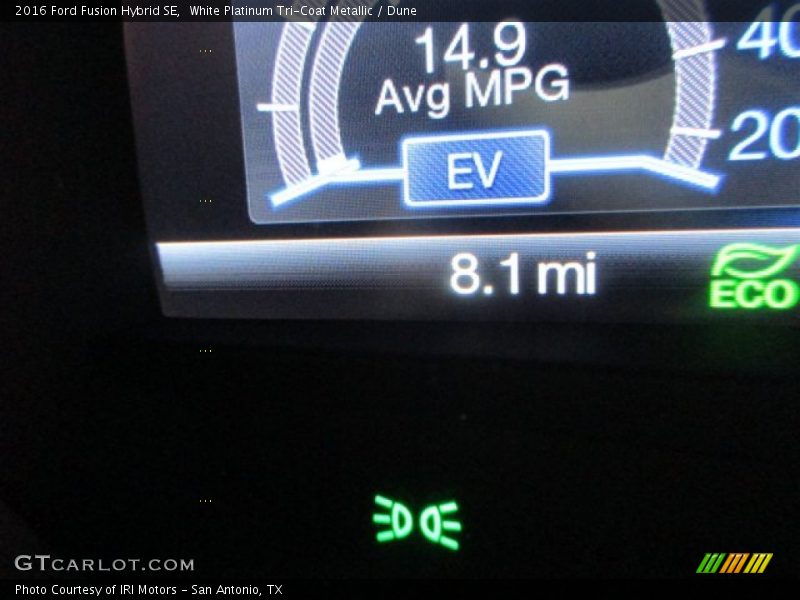 White Platinum Tri-Coat Metallic / Dune 2016 Ford Fusion Hybrid SE