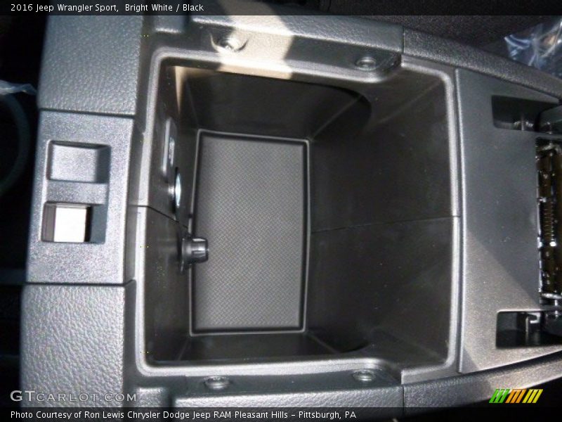 Bright White / Black 2016 Jeep Wrangler Sport