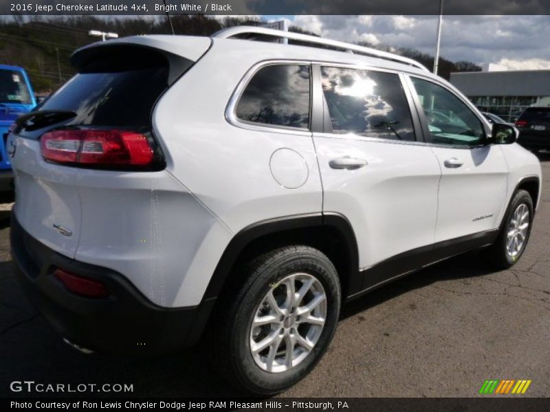Bright White / Black 2016 Jeep Cherokee Latitude 4x4