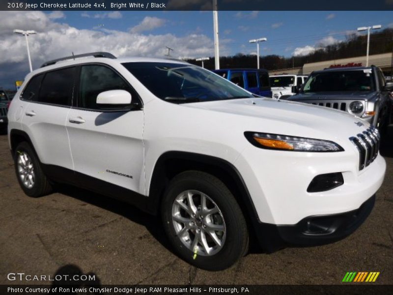 Bright White / Black 2016 Jeep Cherokee Latitude 4x4