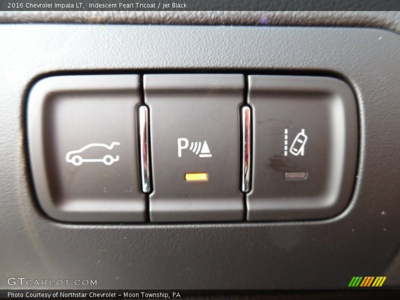 Iridescent Pearl Tricoat / Jet Black 2016 Chevrolet Impala LT