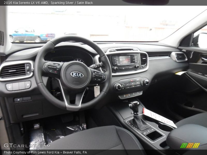 Sparkling Silver / Satin Black 2016 Kia Sorento LX V6 AWD