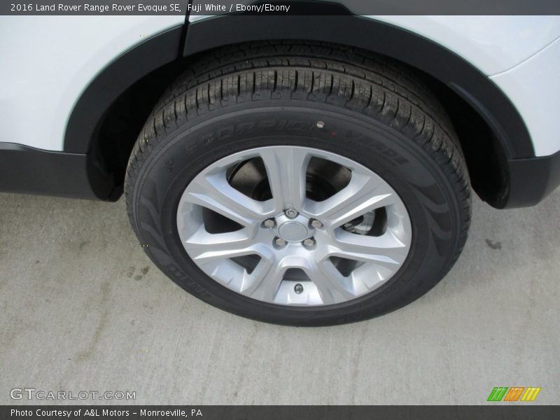 Fuji White / Ebony/Ebony 2016 Land Rover Range Rover Evoque SE