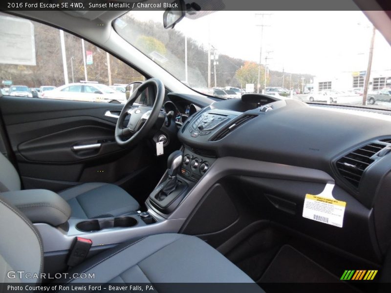 Sunset Metallic / Charcoal Black 2016 Ford Escape SE 4WD