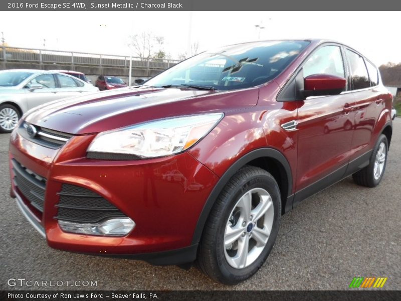 Sunset Metallic / Charcoal Black 2016 Ford Escape SE 4WD