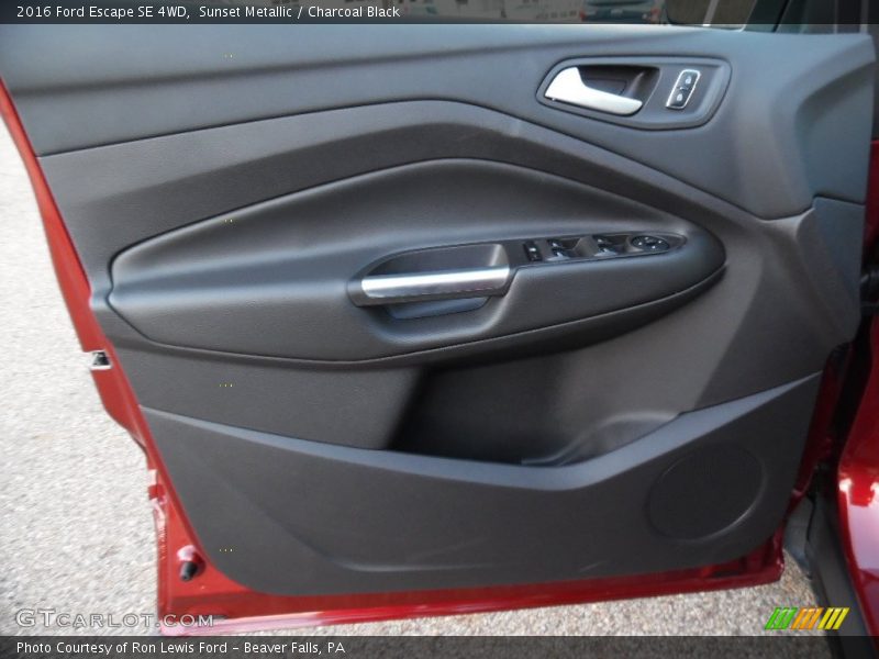 Sunset Metallic / Charcoal Black 2016 Ford Escape SE 4WD