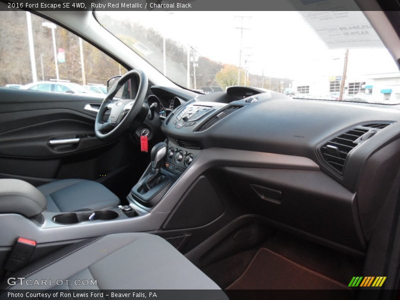 Ruby Red Metallic / Charcoal Black 2016 Ford Escape SE 4WD