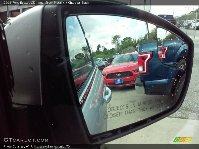 Ingot Silver Metallic / Charcoal Black 2016 Ford Escape SE