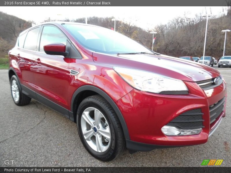 Ruby Red Metallic / Charcoal Black 2016 Ford Escape SE 4WD