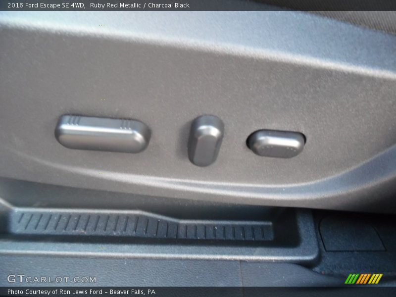 Ruby Red Metallic / Charcoal Black 2016 Ford Escape SE 4WD