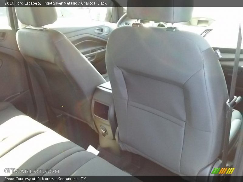 Ingot Silver Metallic / Charcoal Black 2016 Ford Escape S