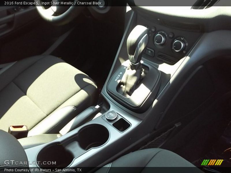 Ingot Silver Metallic / Charcoal Black 2016 Ford Escape S