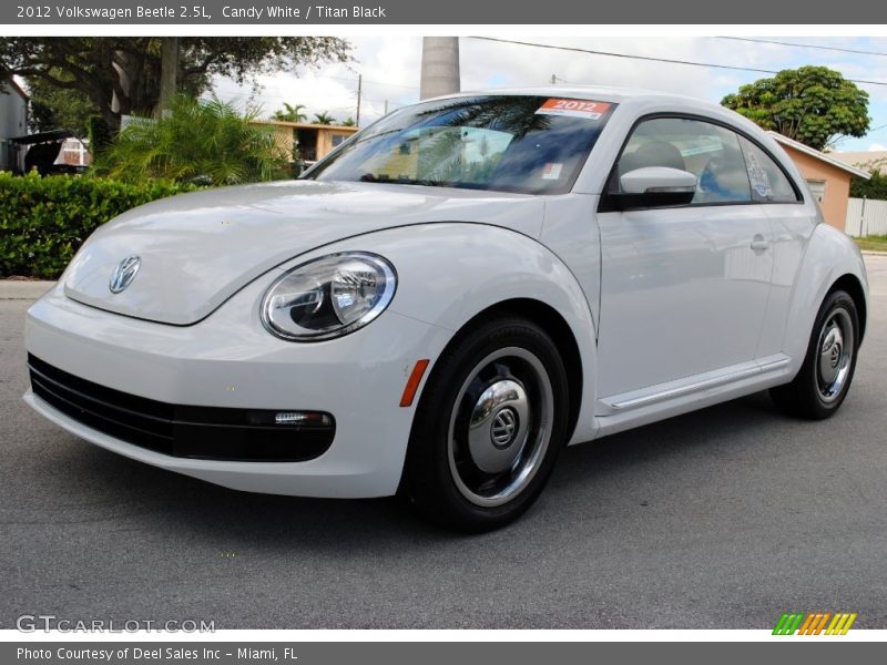 Candy White / Titan Black 2012 Volkswagen Beetle 2.5L