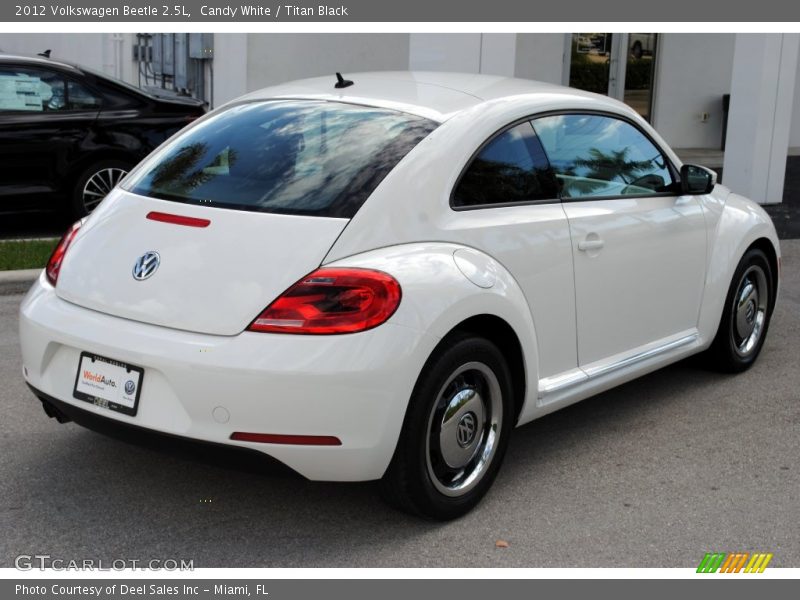 Candy White / Titan Black 2012 Volkswagen Beetle 2.5L