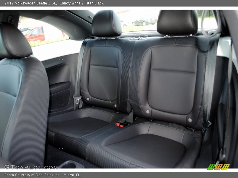 Candy White / Titan Black 2012 Volkswagen Beetle 2.5L