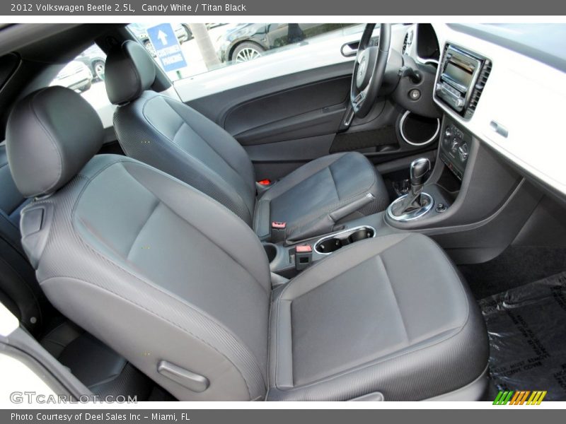 Candy White / Titan Black 2012 Volkswagen Beetle 2.5L