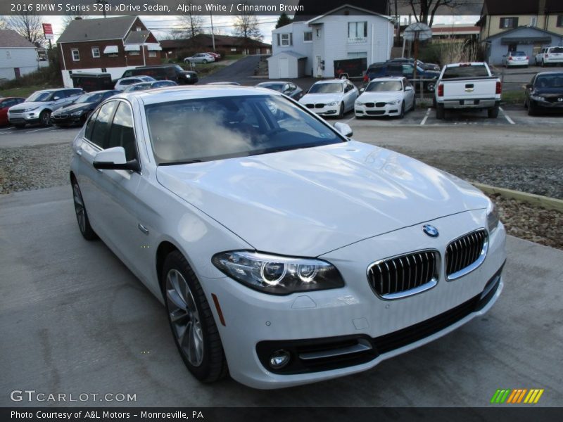 Alpine White / Cinnamon Brown 2016 BMW 5 Series 528i xDrive Sedan