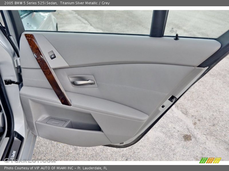 Titanium Silver Metallic / Grey 2005 BMW 5 Series 525i Sedan