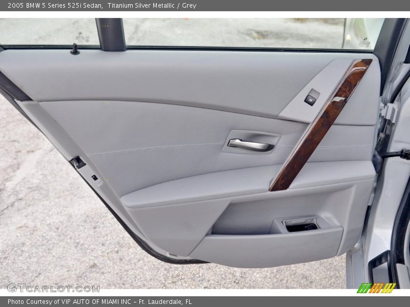 Titanium Silver Metallic / Grey 2005 BMW 5 Series 525i Sedan