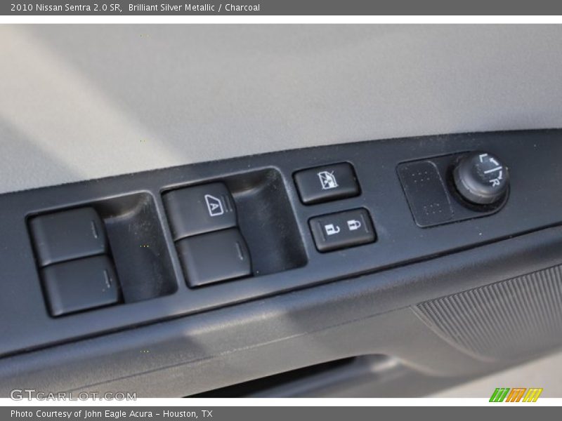 Brilliant Silver Metallic / Charcoal 2010 Nissan Sentra 2.0 SR