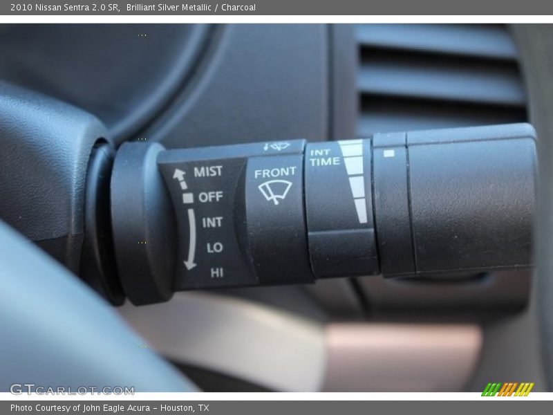 Brilliant Silver Metallic / Charcoal 2010 Nissan Sentra 2.0 SR