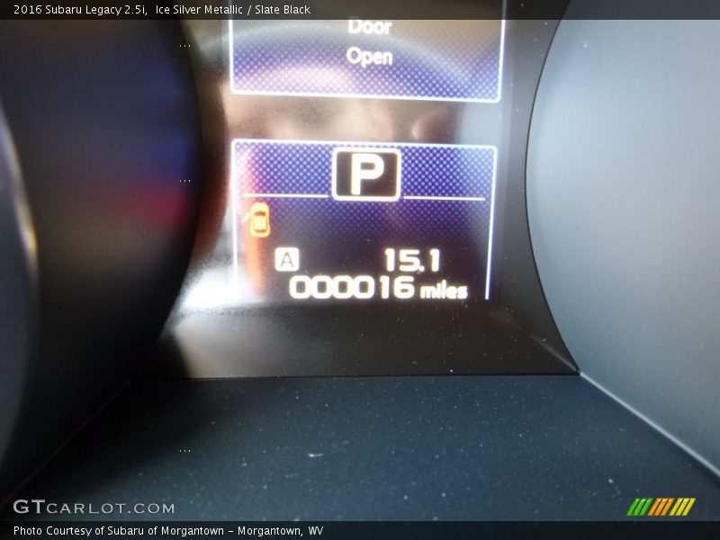 Ice Silver Metallic / Slate Black 2016 Subaru Legacy 2.5i