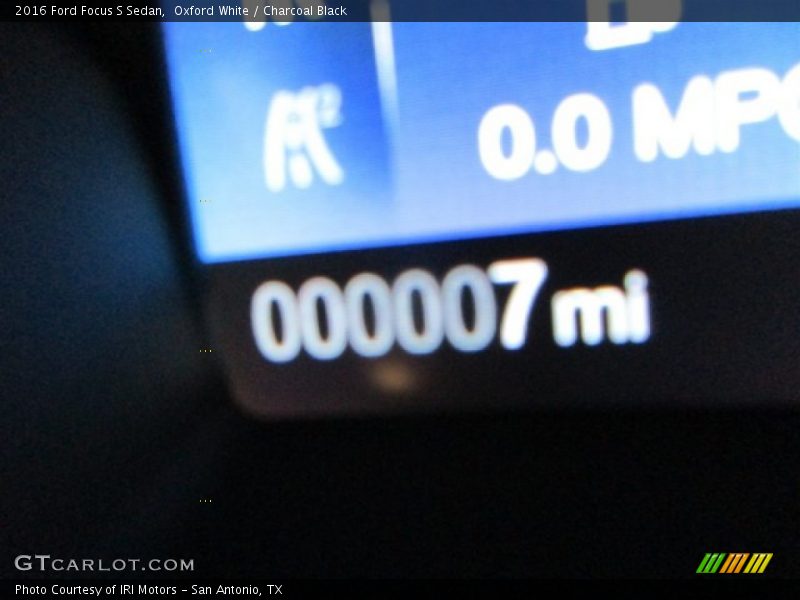 Oxford White / Charcoal Black 2016 Ford Focus S Sedan