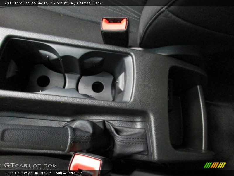 Oxford White / Charcoal Black 2016 Ford Focus S Sedan