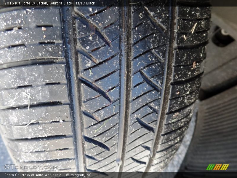 Aurora Black Pearl / Black 2016 Kia Forte LX Sedan