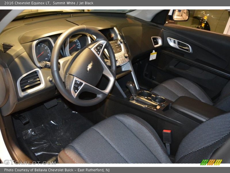 Summit White / Jet Black 2016 Chevrolet Equinox LT