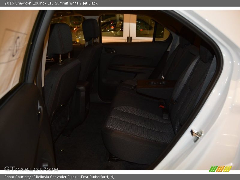 Summit White / Jet Black 2016 Chevrolet Equinox LT