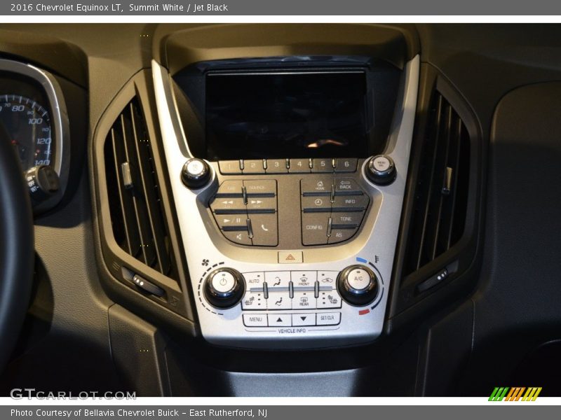 Summit White / Jet Black 2016 Chevrolet Equinox LT