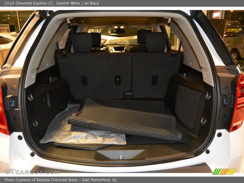 Summit White / Jet Black 2016 Chevrolet Equinox LT