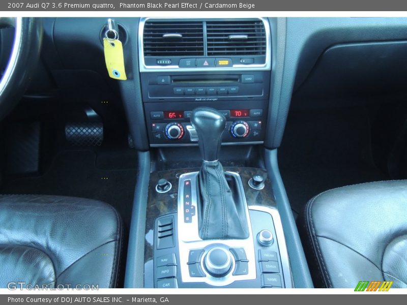 Phantom Black Pearl Effect / Cardamom Beige 2007 Audi Q7 3.6 Premium quattro