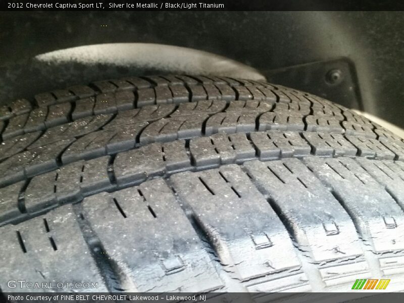 Silver Ice Metallic / Black/Light Titanium 2012 Chevrolet Captiva Sport LT