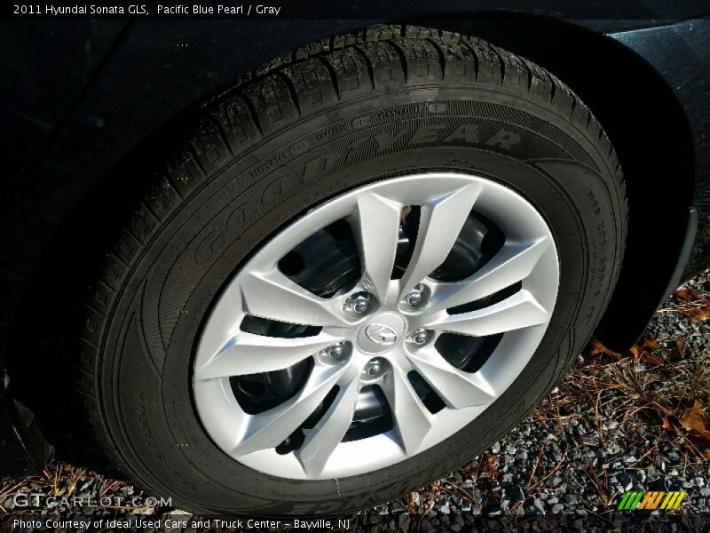 Pacific Blue Pearl / Gray 2011 Hyundai Sonata GLS