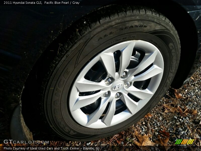 Pacific Blue Pearl / Gray 2011 Hyundai Sonata GLS