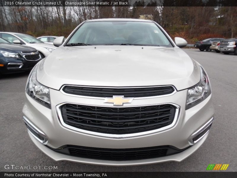 Champagne Silver Metallic / Jet Black 2016 Chevrolet Cruze Limited LT