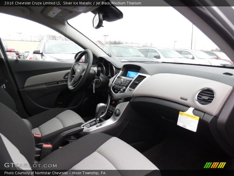 Silver Ice Metallic / Jet Black/Medium Titanium 2016 Chevrolet Cruze Limited LS